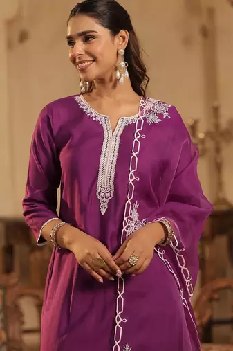 Women Ethnic Motifs Embroidered Regular Thread Work Liva Kurta with Trousers & With Dupatta