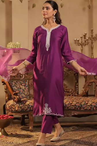 Women Ethnic Motifs Embroidered Regular Thread Work Liva Kurta with Trousers & With Dupatta
