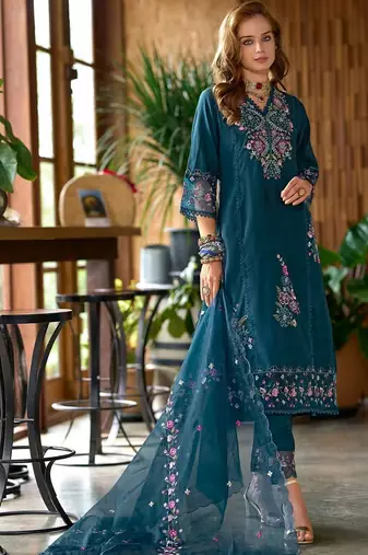 Women Floral Embroidered Regular Thread Work Kurta with Trousers & With Dupatta