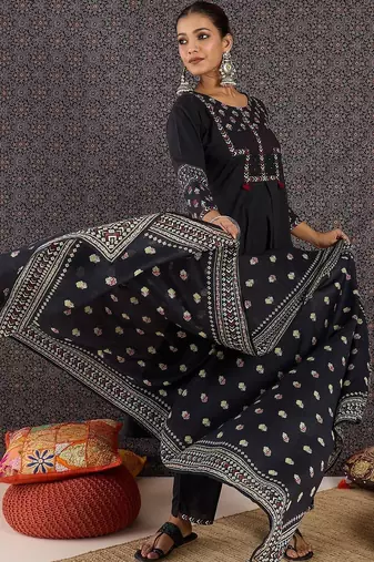 Women Ethnic Motifs Embroidered Regular Thread Work Pure Cotton Kurta with Trousers & With Dupatta
