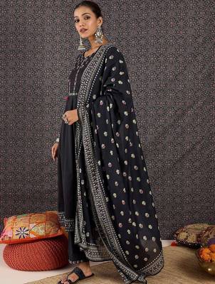 Women Ethnic Motifs Embroidered Regular Thread Work Pure Cotton Kurta with Trousers & With Dupatta 6