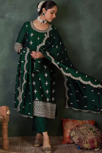 Women Ethnic Motifs Embroidered Regular Thread Work Kurta with Trousers & With Dupatta