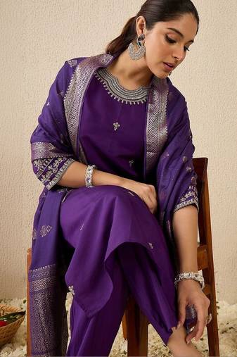 Women Ethnic Motifs Embroidered Regular Thread Work Kurta with Trousers & With Dupatta