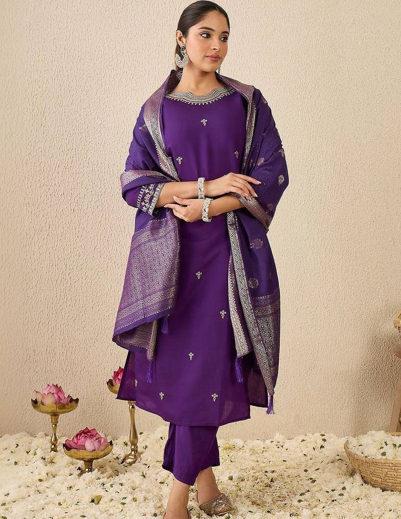 Women Ethnic Motifs Embroidered Regular Thread Work Kurta with Trousers & With Dupatta