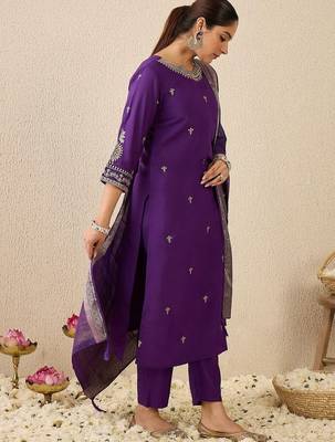 Women Ethnic Motifs Embroidered Regular Thread Work Kurta with Trousers & With Dupatta 4