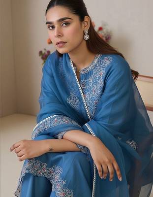 Women Ethnic Motifs Embroidered Regular Thread Work Liva Kurta with Trousers & With Dupatta 2