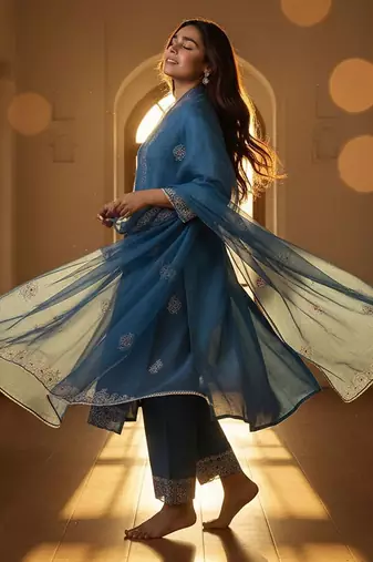 Women Ethnic Motifs Embroidered Regular Thread Work Liva Kurta with Trousers & With Dupatta