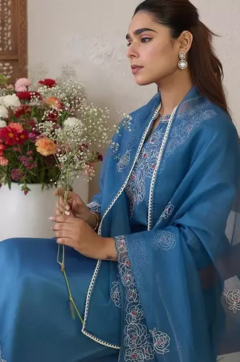 Women Ethnic Motifs Embroidered Regular Thread Work Liva Kurta with Trousers & With Dupatta
