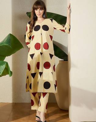 Women Printed Regular Pure Cotton Kurta with Trousers 6