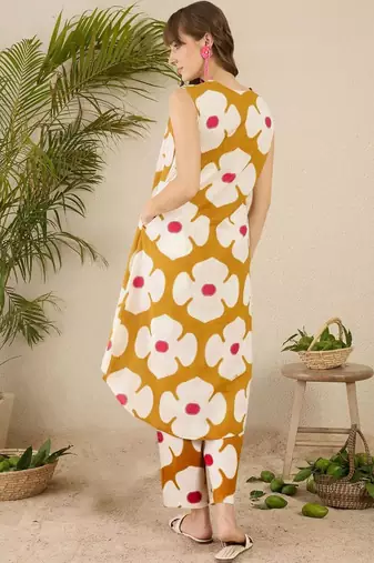 Women Floral Printed Regular Pure Cotton Kurta with Pyjamas