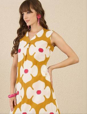 Women Floral Printed Regular Pure Cotton Kurta with Pyjamas 5