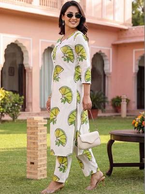 Women Printed Regular Pure Cotton Kurta with Trousers 3