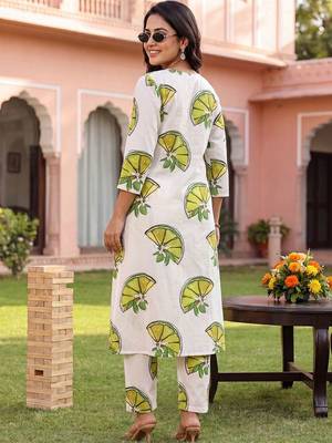 Women Printed Regular Pure Cotton Kurta with Trousers 4