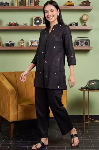 Women Ethnic Motifs Embroidered Regular Thread Work Kurta with Trousers