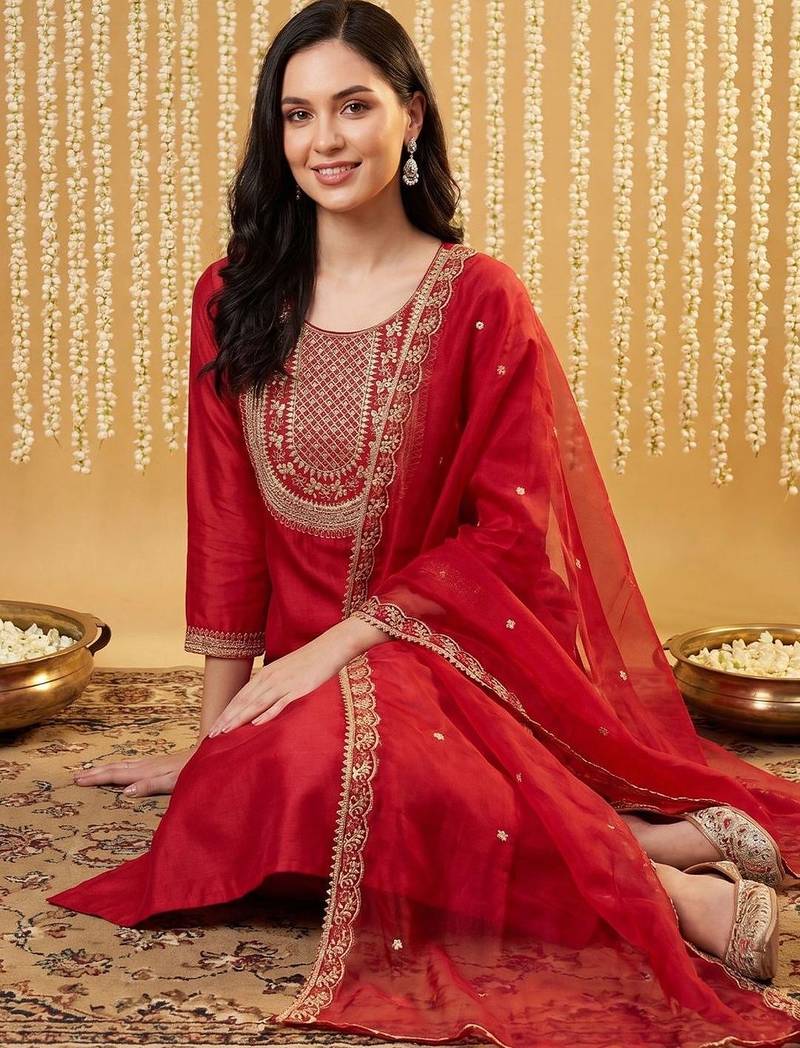 Women Ethnic Motifs Embroidered Regular Thread Work Liva Kurta with Trousers & With Dupatta