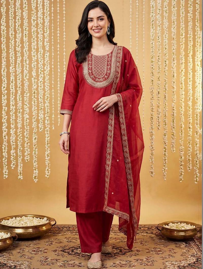 Women Ethnic Motifs Embroidered Regular Thread Work Liva Kurta with Trousers & With Dupatta