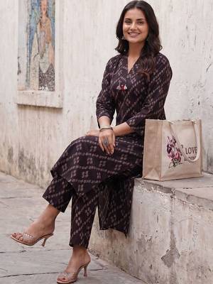 Women Ethnic Motifs Printed Regular Pure Cotton Kurta with Trousers 1