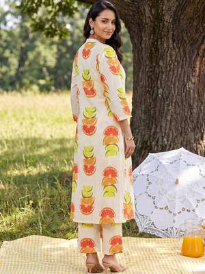 Women Printed Regular Pure Cotton Kurta with Trousers 6