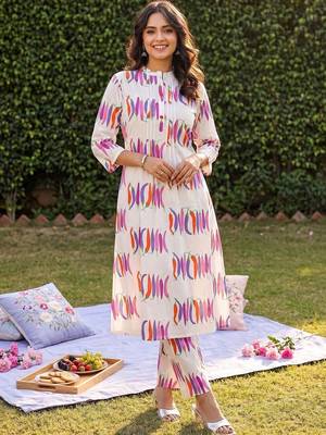 Women Printed Regular Pure Cotton Kurta with Trousers 5
