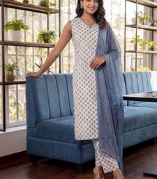 Women Ethnic Motifs Printed Regular Pure Cotton Kurta with Trousers & With Dupatta