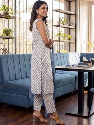 Women Ethnic Motifs Printed Regular Pure Cotton Kurta with Trousers & With Dupatta 4