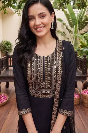 Women Ethnic Motifs Embroidered Regular Kurta with Trousers & With Dupatta