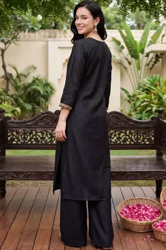 Women Ethnic Motifs Embroidered Regular Kurta with Trousers & With Dupatta
