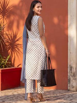 Women Ethnic Motifs Printed Regular Pure Cotton Kurta with Trousers & With Dupatta 4