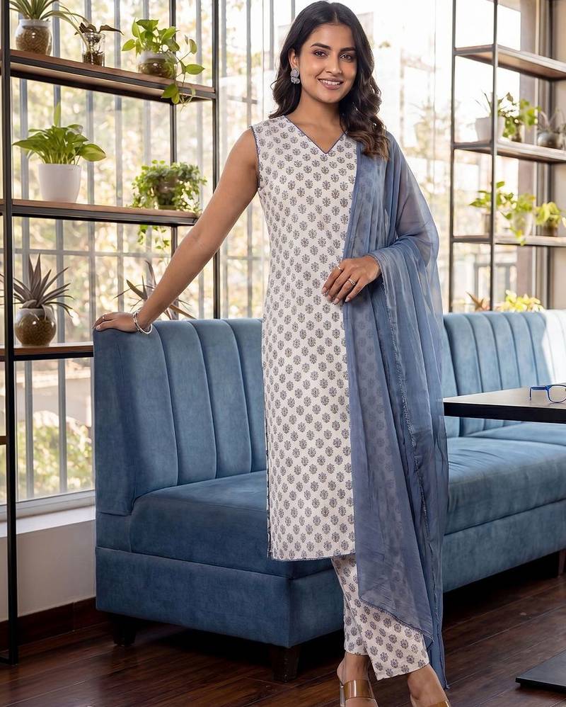 Women Ethnic Motifs Printed Regular Pure Cotton Kurta with Trousers & With Dupatta