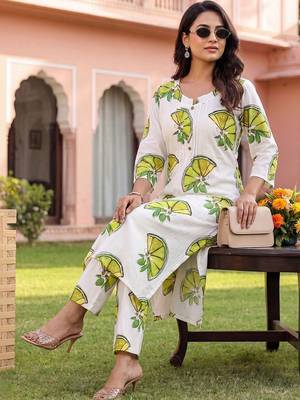 Women Printed Regular Pure Cotton Kurta with Trousers 5