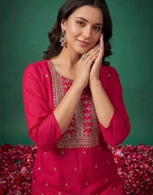Women Ethnic Motifs Embroidered Regular Kurta with Trousers 1