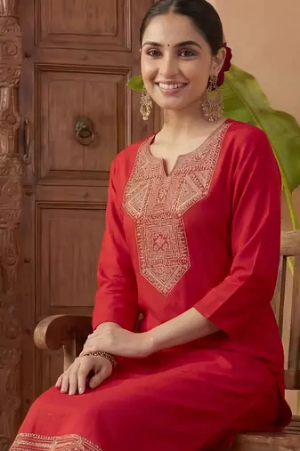 Women Ethnic Motifs Embroidered Regular Thread Work Kurta with Trousers