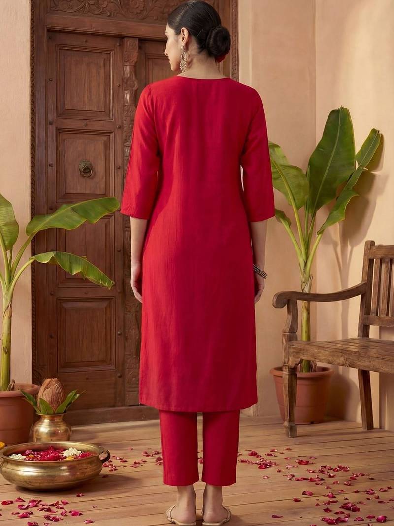 Women Ethnic Motifs Embroidered Regular Thread Work Kurta with Trousers
