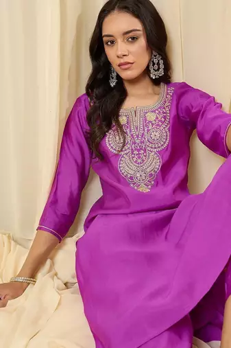 Women Ethnic Motifs Embroidered Regular Thread Work Kurta with Trousers