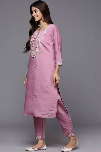 Women Floral Embroidered Regular Thread Work Kurta with Trousers & With Dupatta