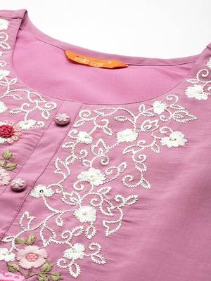 Women Floral Embroidered Regular Thread Work Kurta with Trousers & With Dupatta 2