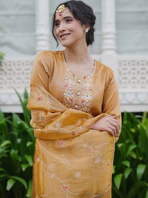 Women Ethnic Motifs Embroidered Regular Thread Work Liva Kurta with Trousers & With Dupatta 4