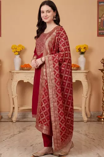Women Ethnic Motifs Embroidered Regular Kurta with Trousers & With Dupatta