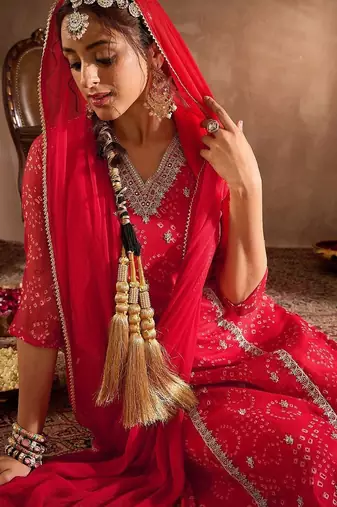 Women Ethnic Motifs Printed Thread Work Silk Chiffon Kurta with Trouser & Dupatta