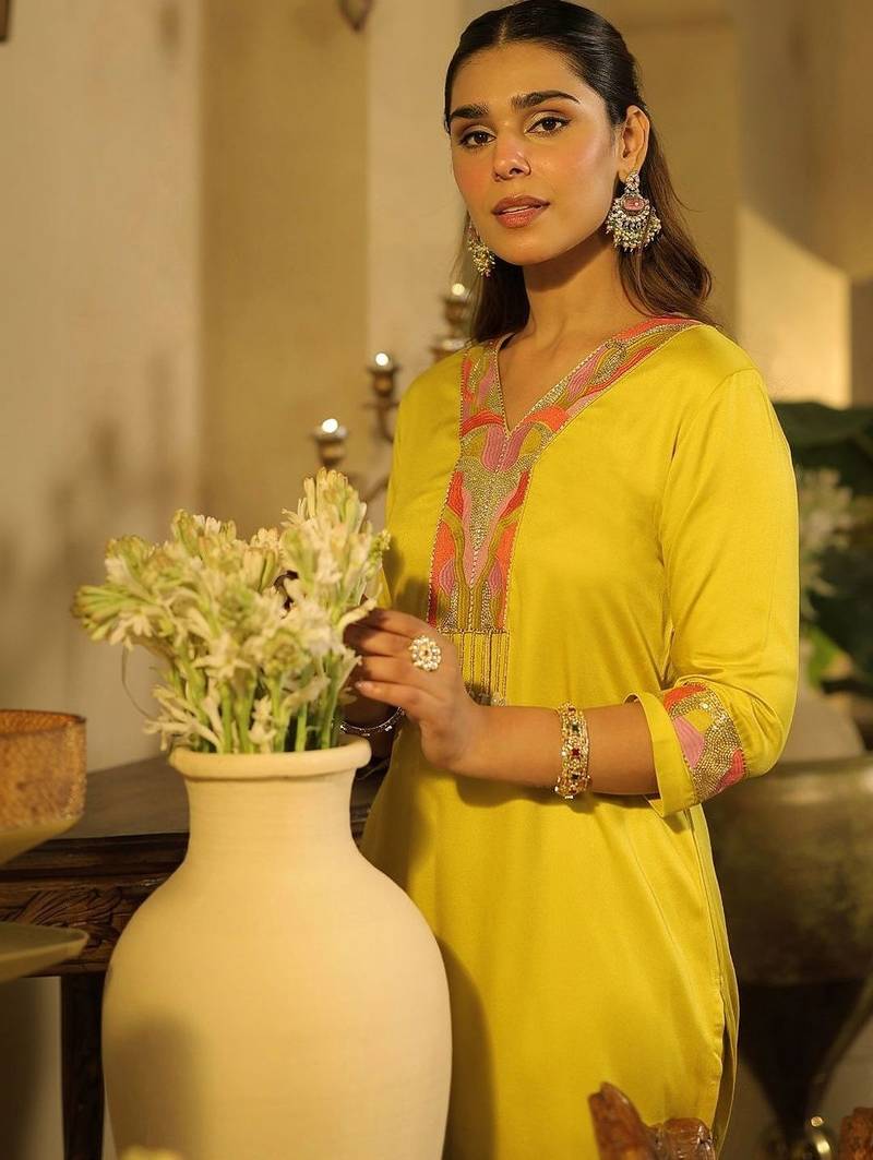 Women Ethnic Motifs Embroidered Regular Thread Work Kurta with Trousers