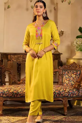 Women Ethnic Motifs Embroidered Regular Thread Work Kurta with Trousers