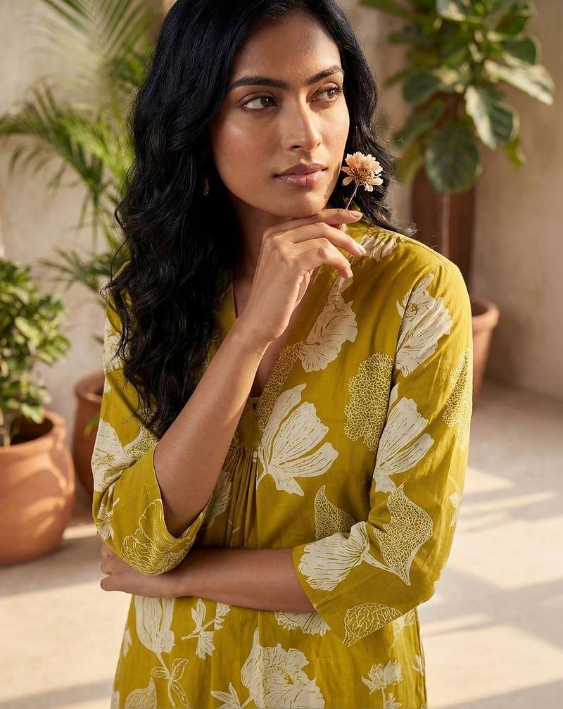 Women Floral Printed Regular Pure Cotton Kurta with Trousers