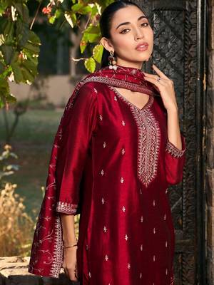 Women Ethnic Motifs Embroidered Regular Thread Work Kurta with Trousers & With Dupatta 2