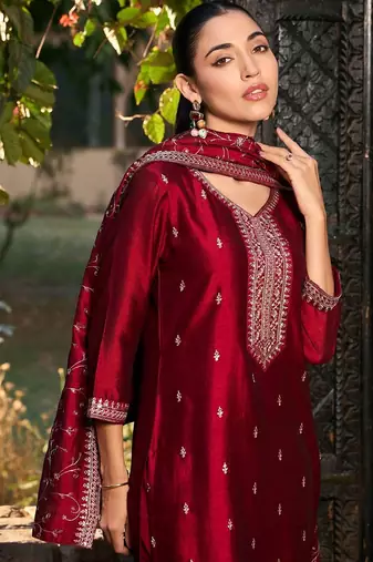 Women Ethnic Motifs Embroidered Regular Thread Work Kurta with Trousers & With Dupatta