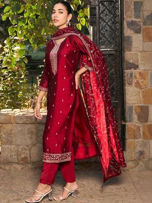 Women Ethnic Motifs Embroidered Regular Thread Work Kurta with Trousers & With Dupatta 4