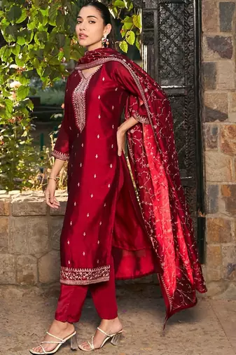 Women Ethnic Motifs Embroidered Regular Thread Work Kurta with Trousers & With Dupatta