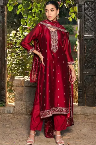 Women Ethnic Motifs Embroidered Regular Thread Work Kurta with Trousers & With Dupatta