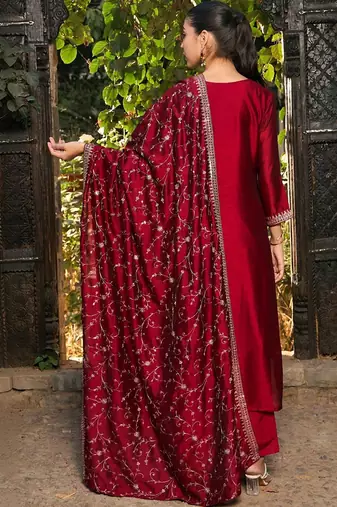 Women Ethnic Motifs Embroidered Regular Thread Work Kurta with Trousers & With Dupatta