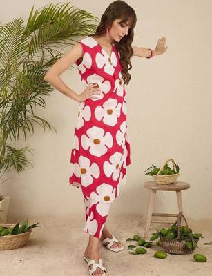 Women Floral Printed Regular Pure Cotton Kurta with Trousers 3