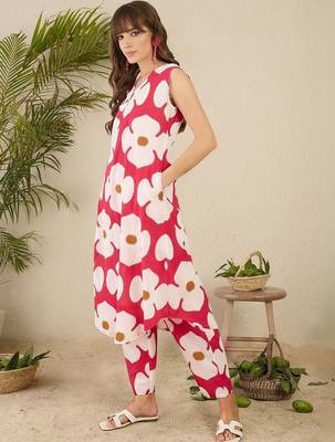 Women Floral Printed Regular Pure Cotton Kurta with Trousers 1